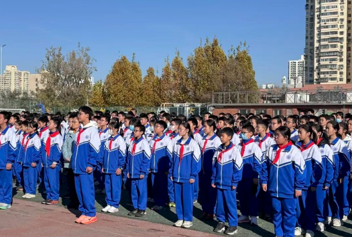 强国复兴有我 争当新时代好少年——北京十二中科丰校区初一年级隆重举行建队仪式